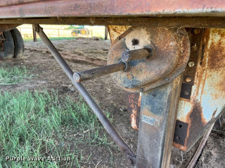 image for item DQ2158 1970 Wilson  grain trailer