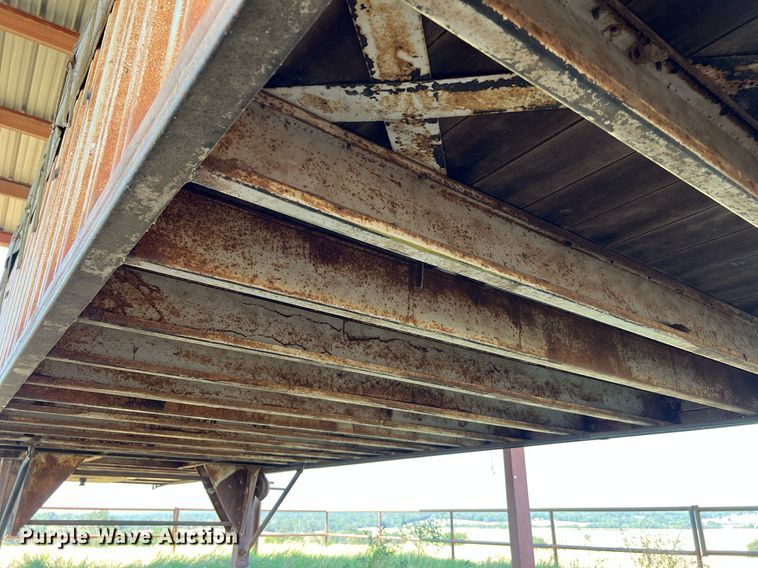 image for item DQ2158 1970 Wilson  grain trailer