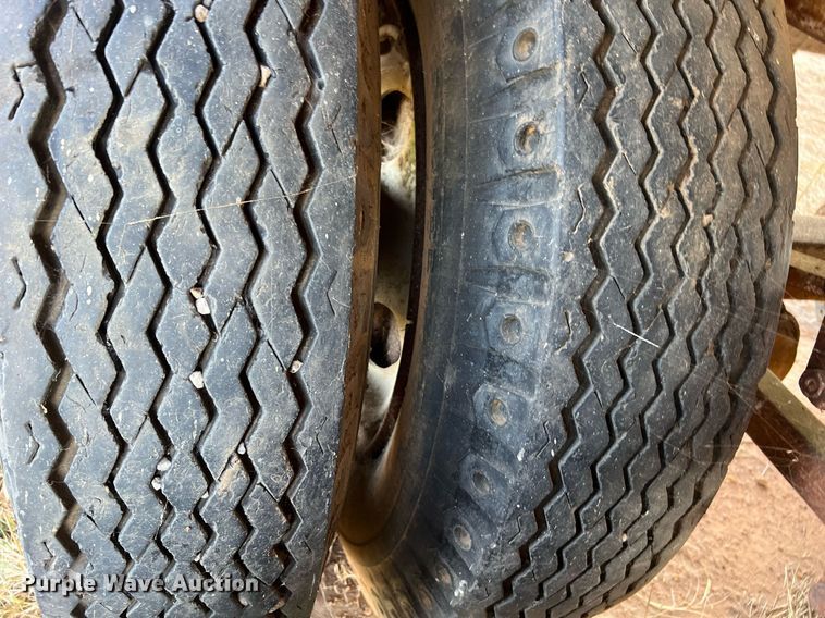 image for item DQ2158 1970 Wilson  grain trailer