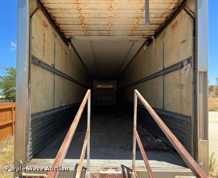 image for item DQ2174 2006 Utility refrigerated van trailer