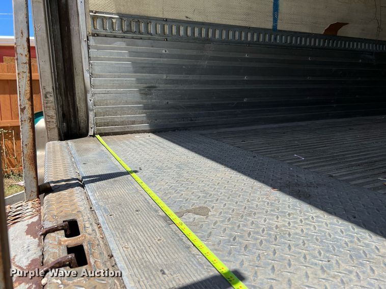 image for item DQ2174 2006 Utility refrigerated van trailer