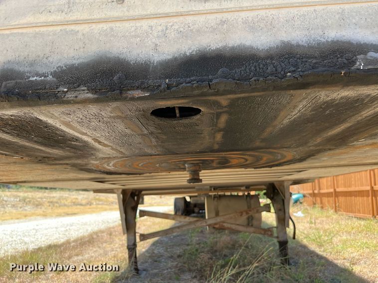 image for item DQ2174 2006 Utility refrigerated van trailer