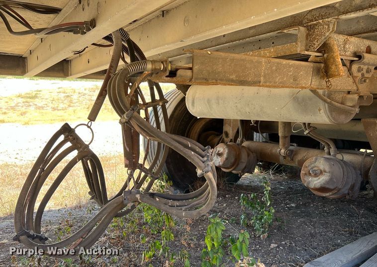 image for item DQ2174 2006 Utility refrigerated van trailer