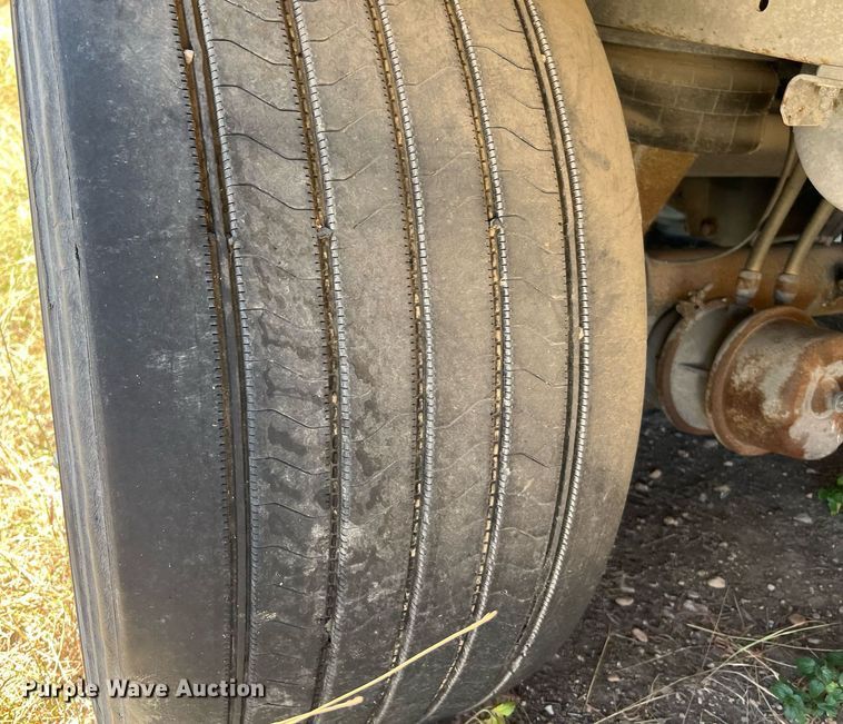 image for item DQ2174 2006 Utility refrigerated van trailer