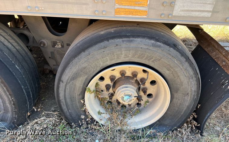 image for item DQ2174 2006 Utility refrigerated van trailer