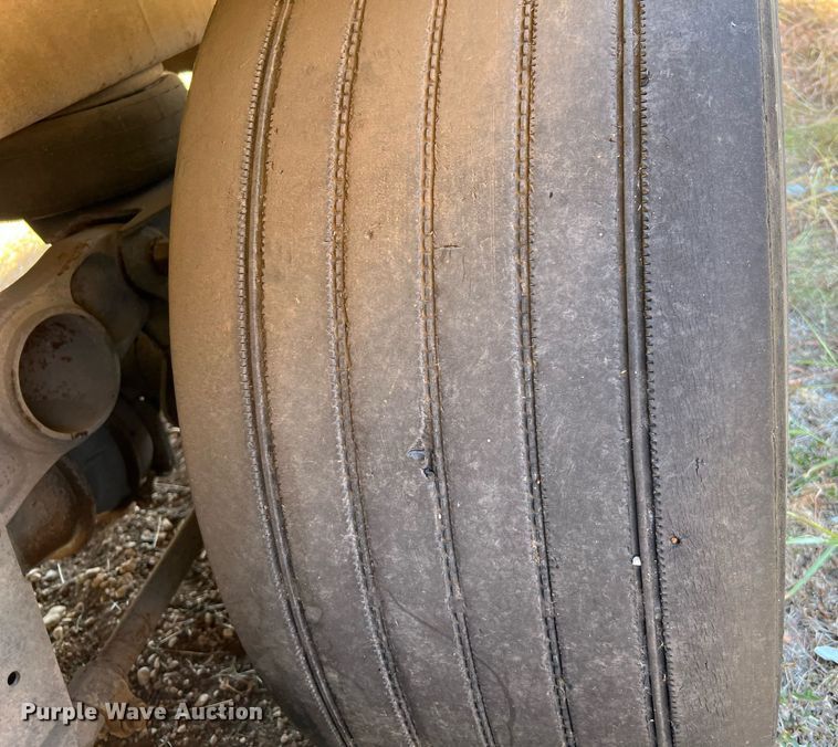 image for item DQ2174 2006 Utility refrigerated van trailer