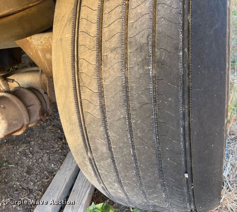 image for item DQ2174 2006 Utility refrigerated van trailer