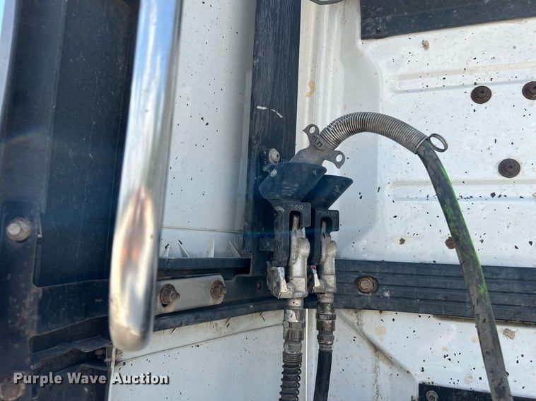 image for item DQ2177 2012 Volvo VNL  semi truck