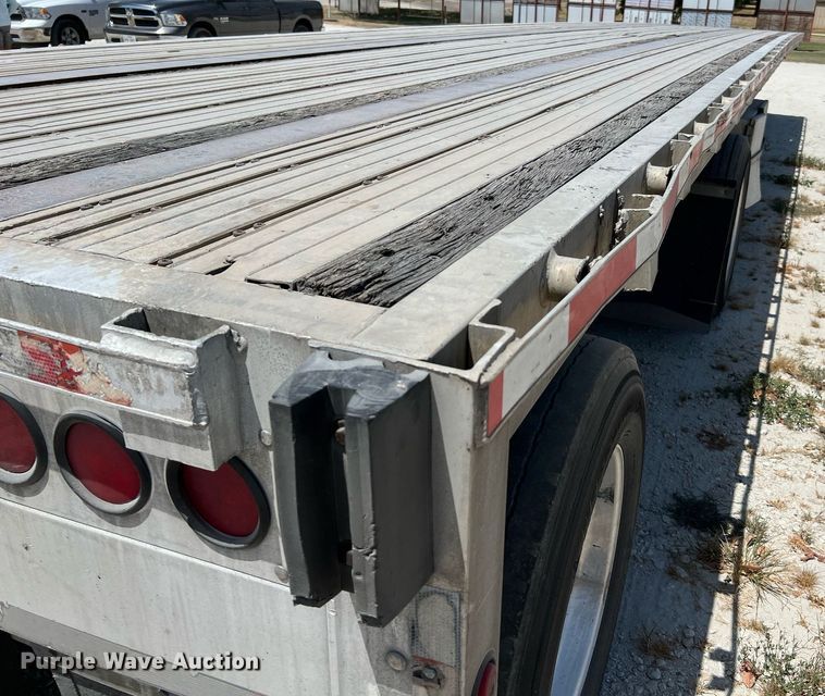 image for item DQ2178 1998 Wilson CF900  flatbed trailer