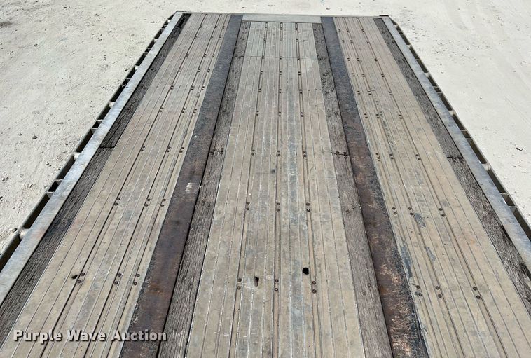 image for item DQ2178 1998 Wilson CF900  flatbed trailer