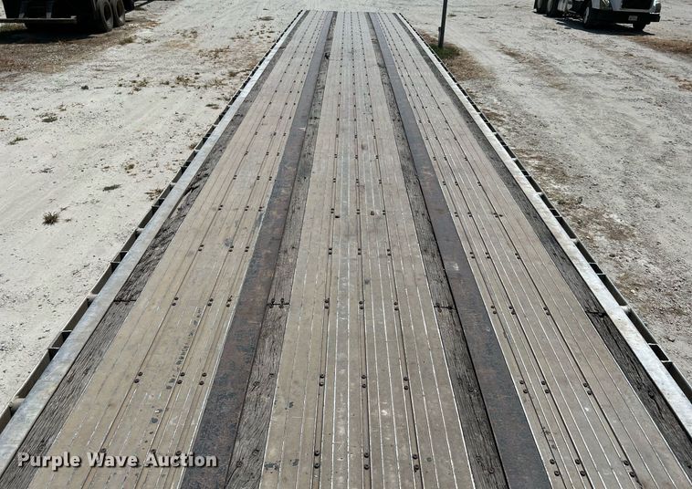 image for item DQ2178 1998 Wilson CF900  flatbed trailer