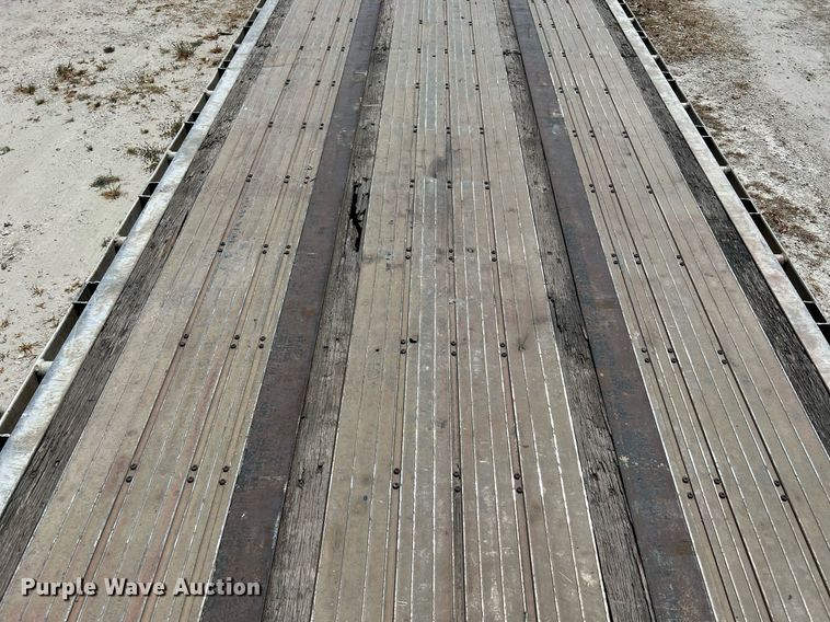 image for item DQ2178 1998 Wilson CF900  flatbed trailer