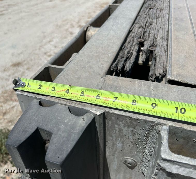 image for item DQ2178 1998 Wilson CF900  flatbed trailer