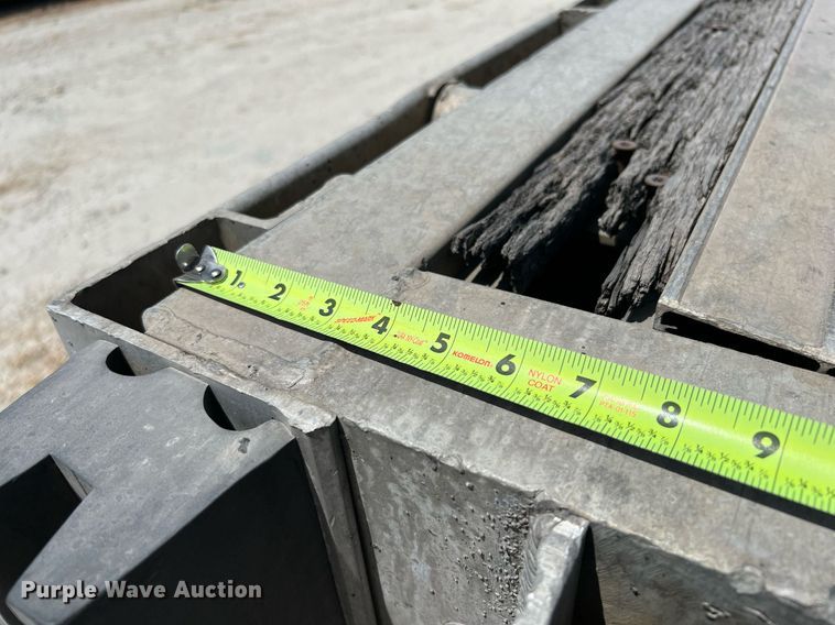 image for item DQ2178 1998 Wilson CF900  flatbed trailer