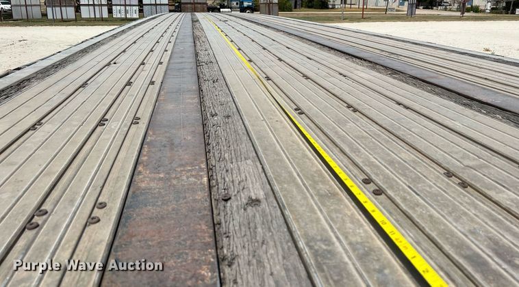 image for item DQ2178 1998 Wilson CF900  flatbed trailer