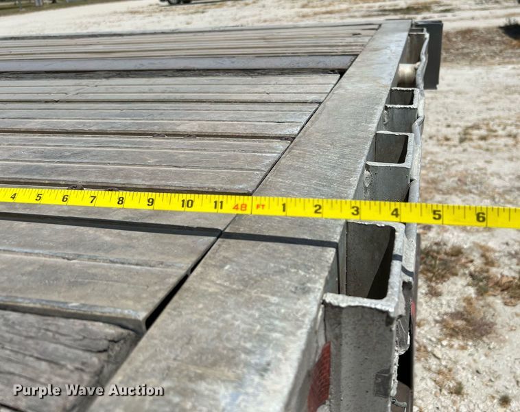 image for item DQ2178 1998 Wilson CF900  flatbed trailer