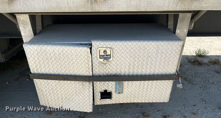 image for item DQ2178 1998 Wilson CF900  flatbed trailer