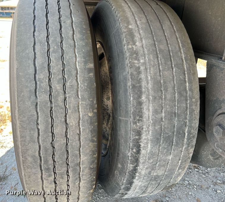 image for item DQ2178 1998 Wilson CF900  flatbed trailer