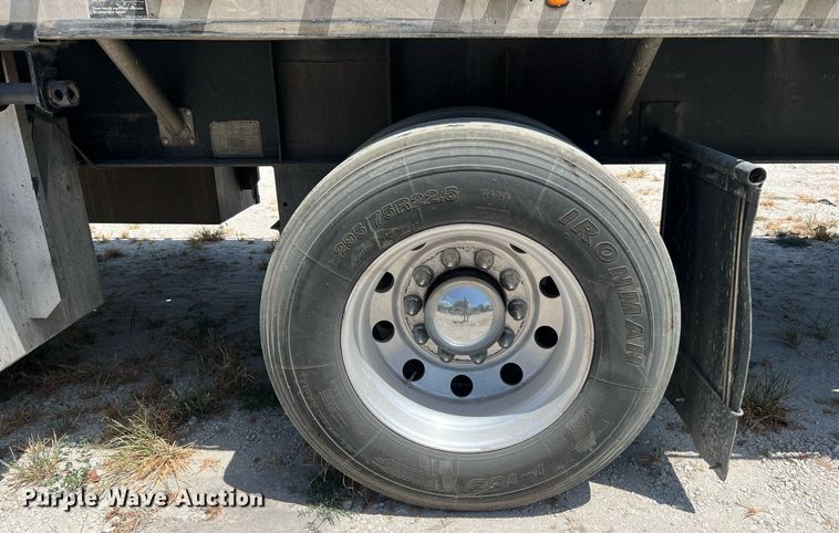 image for item DQ2178 1998 Wilson CF900  flatbed trailer