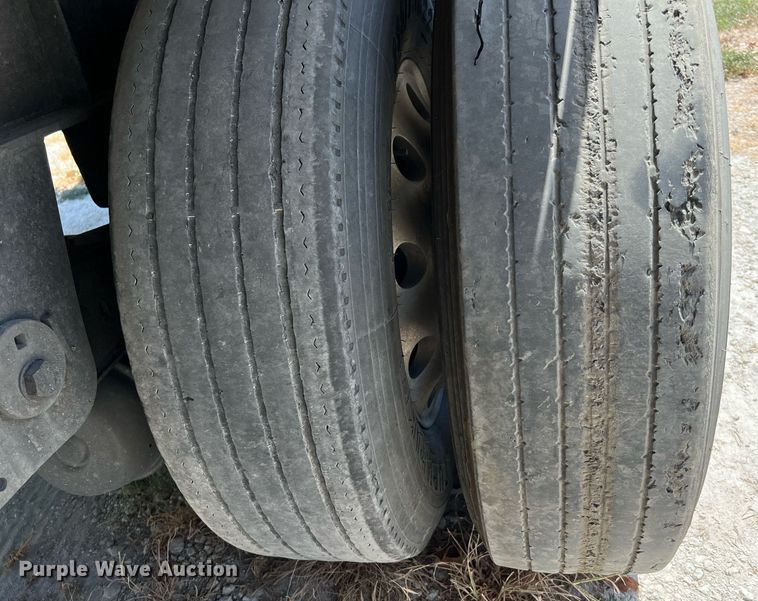 image for item DQ2178 1998 Wilson CF900  flatbed trailer