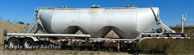 image for item DQ7356 2007 Heil  pneumatic dry bulk trailer