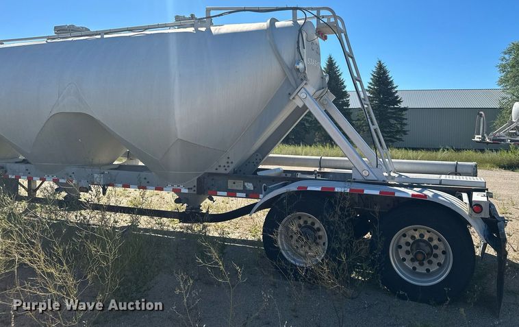 image for item DQ7356 2007 Heil  pneumatic dry bulk trailer