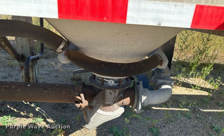 image for item DQ7356 2007 Heil  pneumatic dry bulk trailer