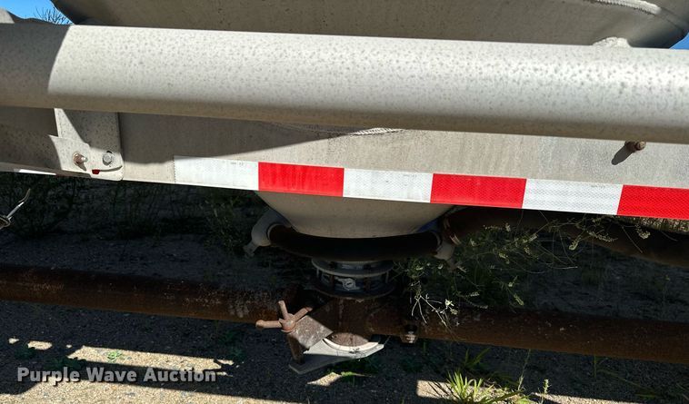 image for item DQ7356 2007 Heil  pneumatic dry bulk trailer