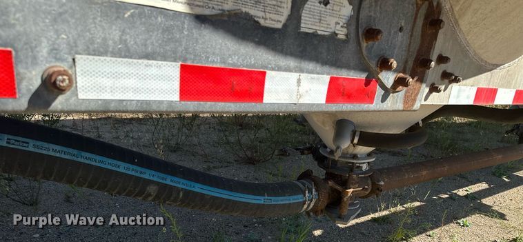 image for item DQ7356 2007 Heil  pneumatic dry bulk trailer