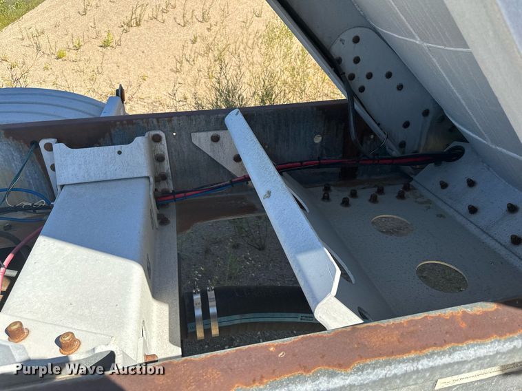 image for item DQ7356 2007 Heil  pneumatic dry bulk trailer