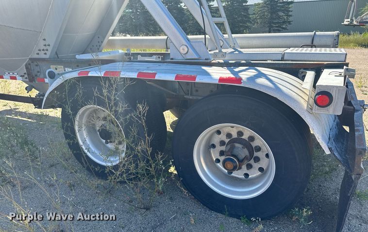 image for item DQ7356 2007 Heil  pneumatic dry bulk trailer