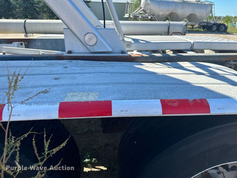 image for item DQ7356 2007 Heil  pneumatic dry bulk trailer