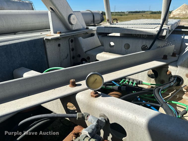 image for item DQ7356 2007 Heil  pneumatic dry bulk trailer