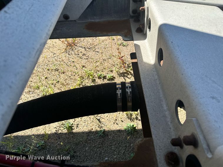 image for item DQ7356 2007 Heil  pneumatic dry bulk trailer