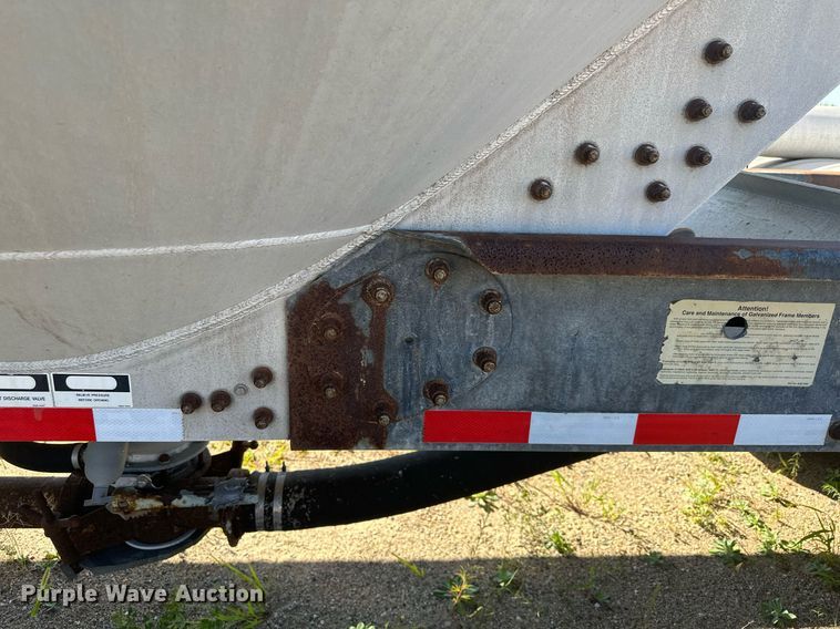 image for item DQ7356 2007 Heil  pneumatic dry bulk trailer