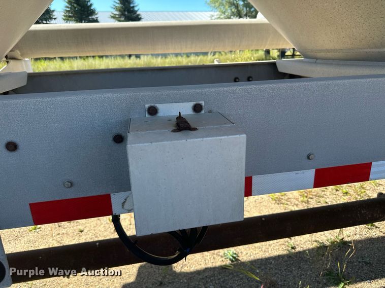 image for item DQ7356 2007 Heil  pneumatic dry bulk trailer