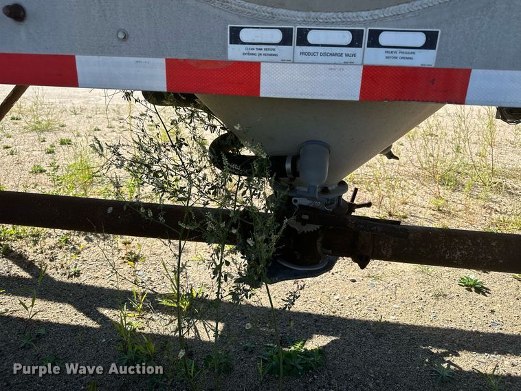 image for item DQ7356 2007 Heil  pneumatic dry bulk trailer