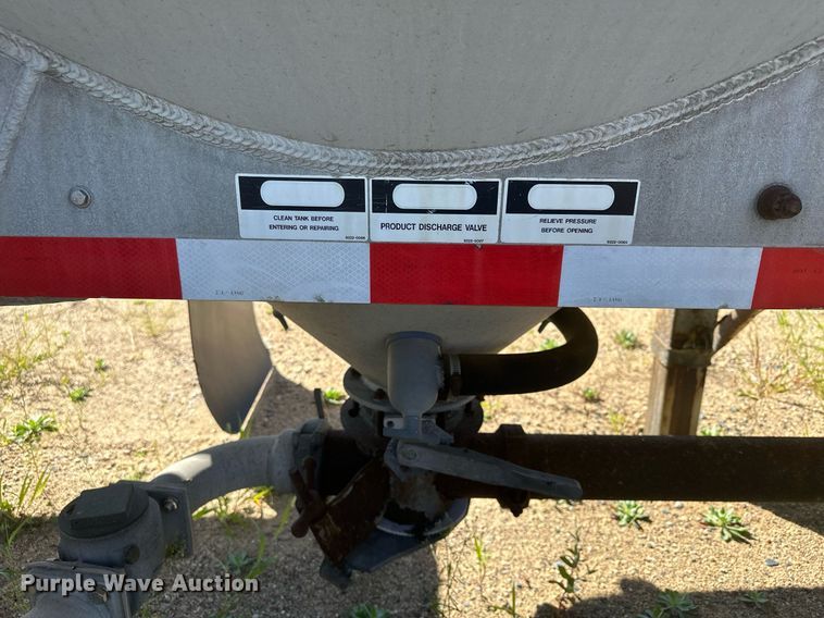 image for item DQ7356 2007 Heil  pneumatic dry bulk trailer