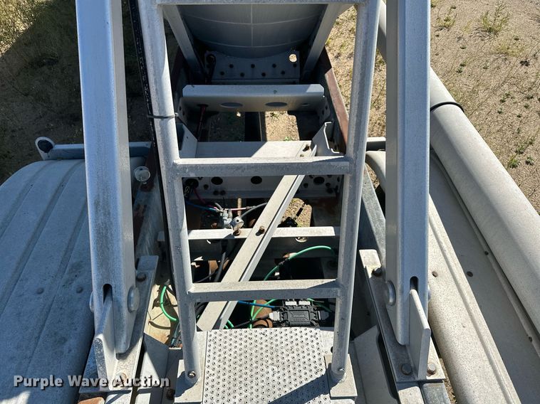 image for item DQ7356 2007 Heil  pneumatic dry bulk trailer