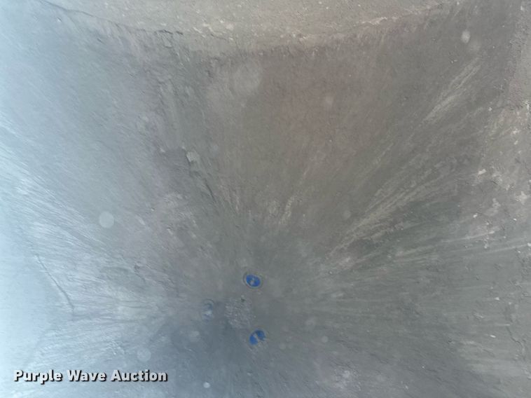 image for item DQ7356 2007 Heil  pneumatic dry bulk trailer