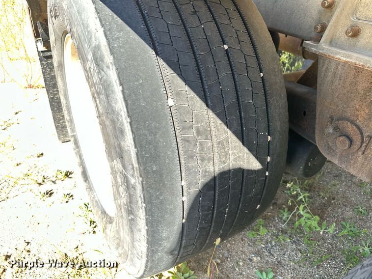 image for item DQ7356 2007 Heil  pneumatic dry bulk trailer