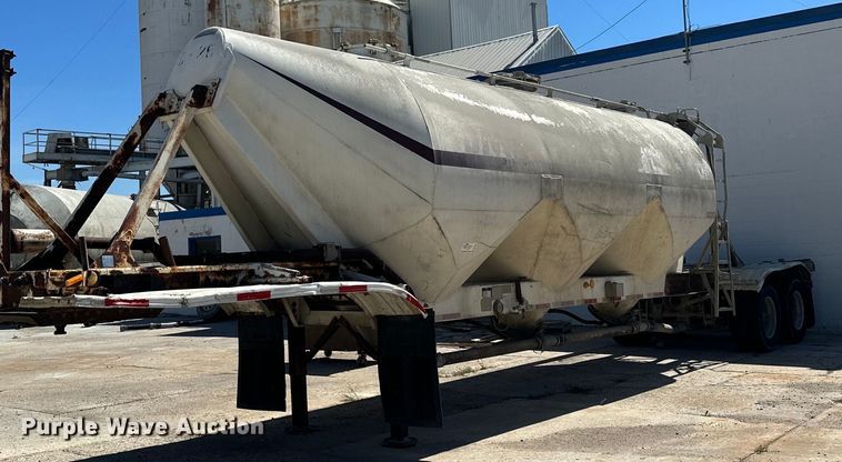 image for item DQ7357 1985 Fruehauf  pneumatic dry bulk trailer