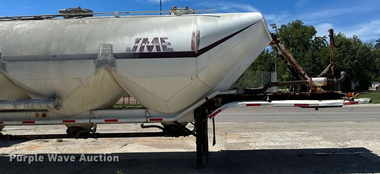 image for item DQ7357 1985 Fruehauf  pneumatic dry bulk trailer