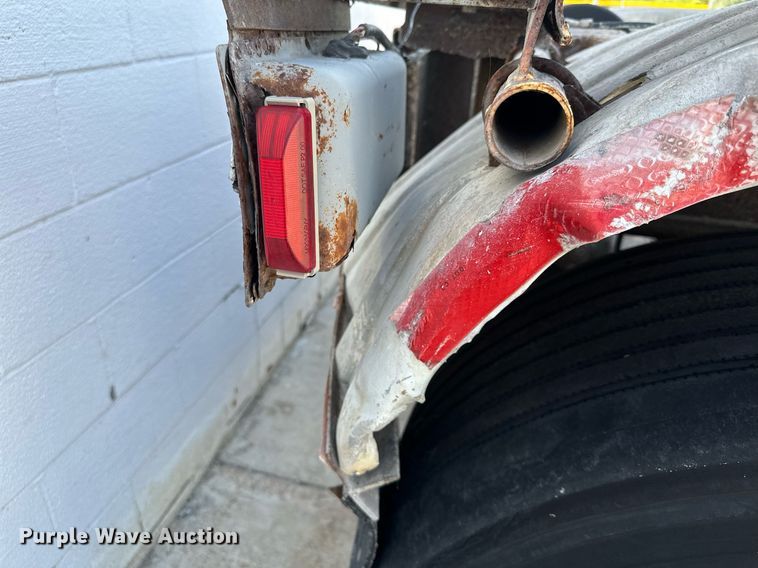 image for item DQ7357 1985 Fruehauf  pneumatic dry bulk trailer