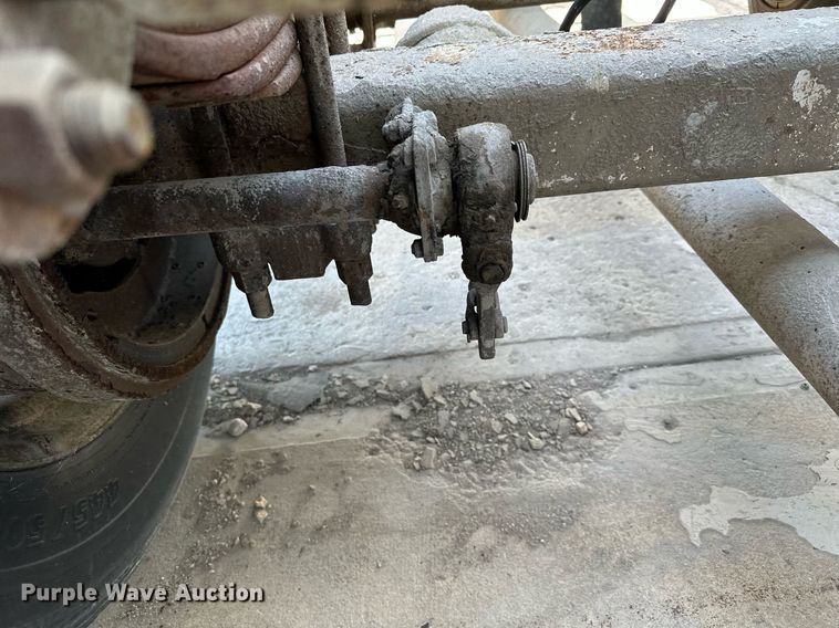 image for item DQ7357 1985 Fruehauf  pneumatic dry bulk trailer