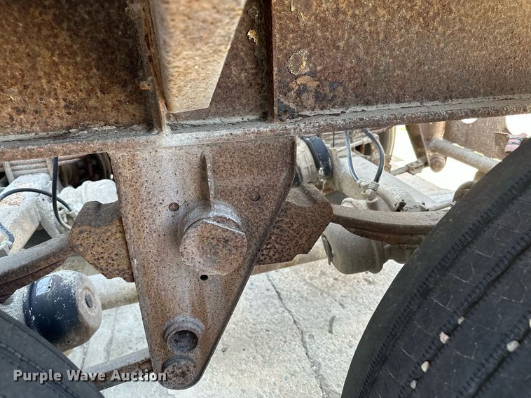 image for item DQ7357 1985 Fruehauf  pneumatic dry bulk trailer