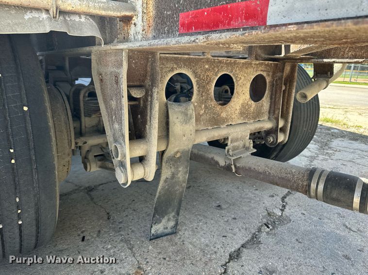 image for item DQ7357 1985 Fruehauf  pneumatic dry bulk trailer