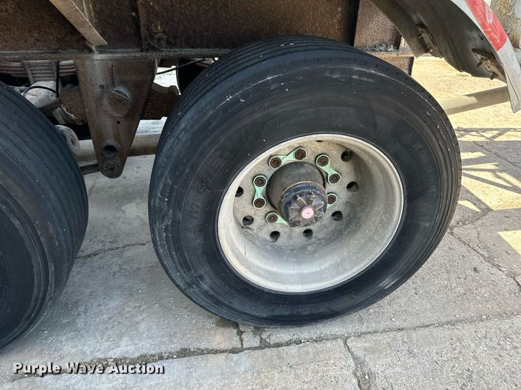 image for item DQ7357 1985 Fruehauf  pneumatic dry bulk trailer