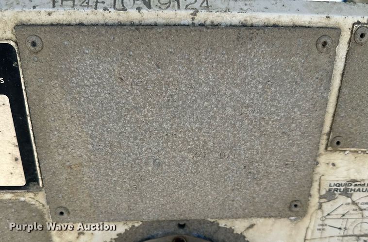 image for item DQ7357 1985 Fruehauf  pneumatic dry bulk trailer