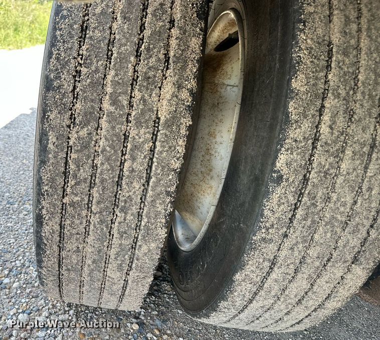 image for item DQ7359 2019 Fontaine HAICD22RSA  drop deck equipment trailer